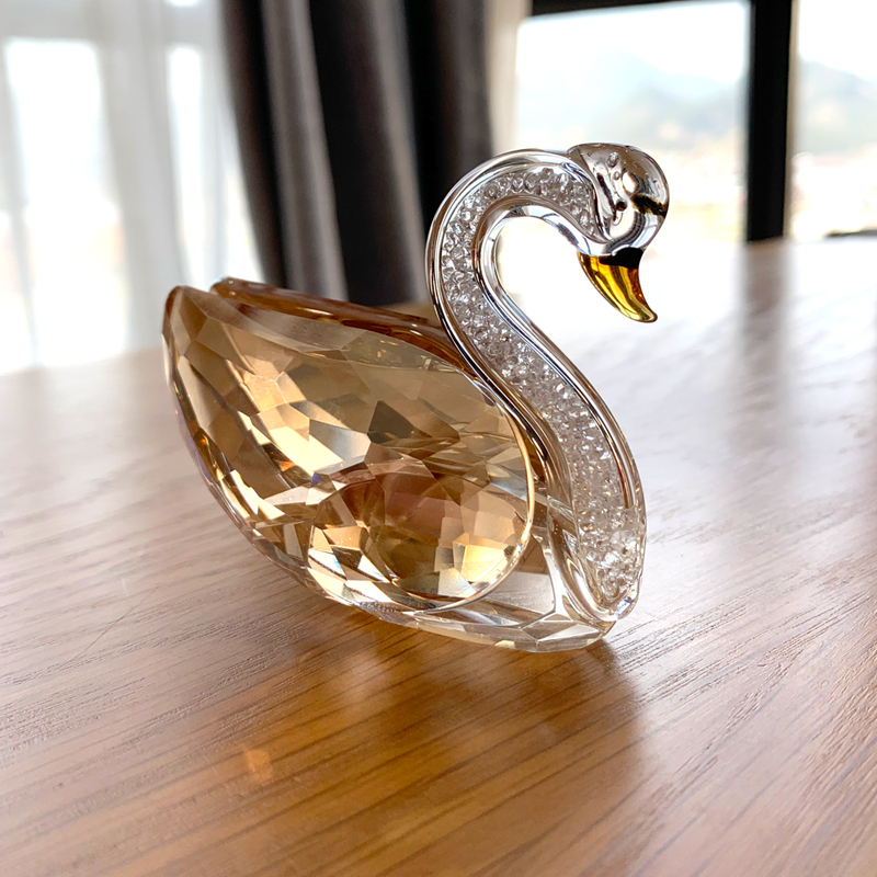 ガラスの白鳥とダイヤモンドの置物,テーブルの装飾,結婚式の装 - Paper Weight Crystal のレビューと価格