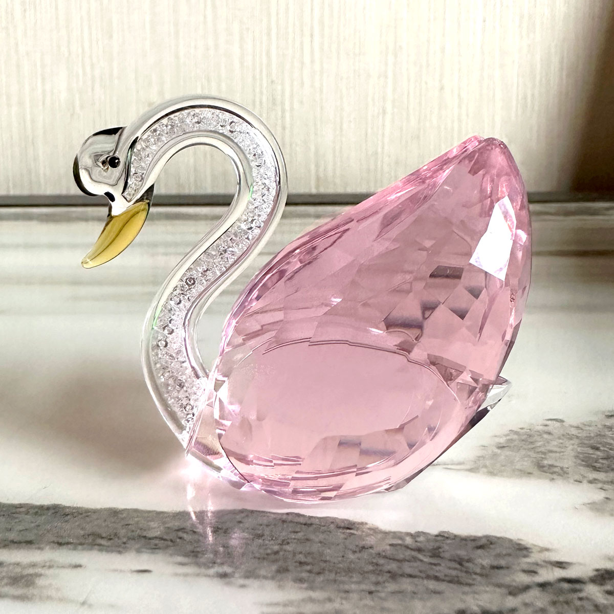 ガラスの白鳥とダイヤモンドの置物,テーブルの装飾,結婚式の装 - Paper Weight Crystal のレビューと価格